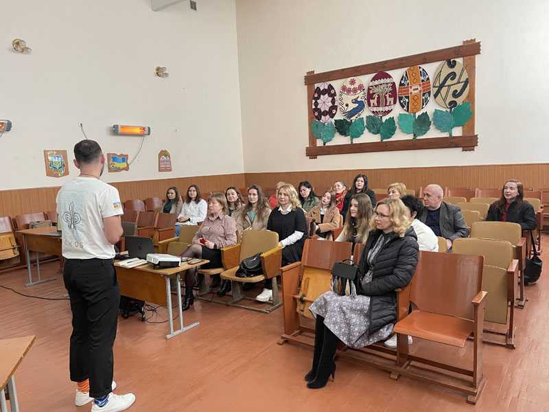 ДЕБАТИ В РОБОТІ УЧНІВСЬКОГО САМОВРЯДУВАННЯ