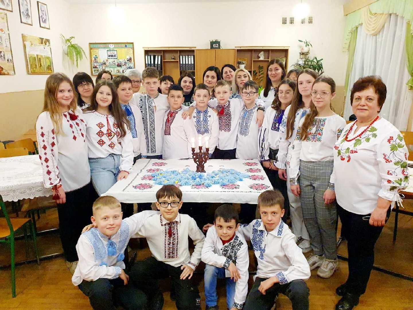 #ШколаПроєктів: Зустріч різних поколінь  дружньої шкільної родини 