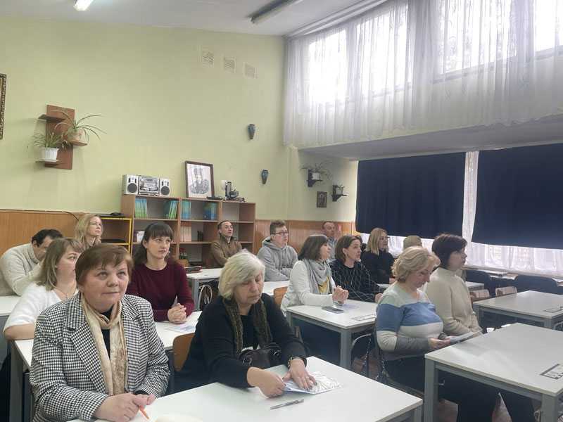 ТІЛЬКИ ТВОРЧИЙ УЧИТЕЛЬ МОЖЕ ВИХОВАТИ ТВОРЧИХ І КРИЛАТИХ