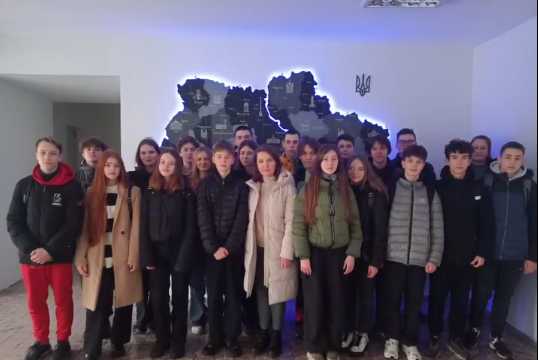 Вибір професії для кожної молодої людини - це вибір свого місця в житті