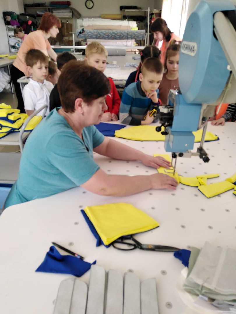 #ТИЖДЕНЬ_ПРОФОРІЄНТАЦІЇ_У_НАШІЙ_ШКОЛІ!   Діти познайомилися з професіями : #закрійника, #швачки, #мотористки, #кравця,#дизайнера, #бухгалтера, #продавця.
