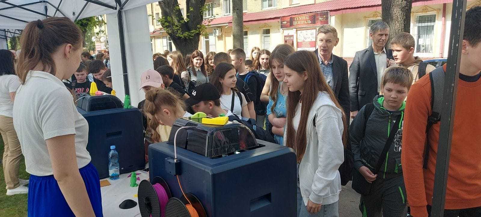 Відвідали мобільні лабораторії Tech LabInno