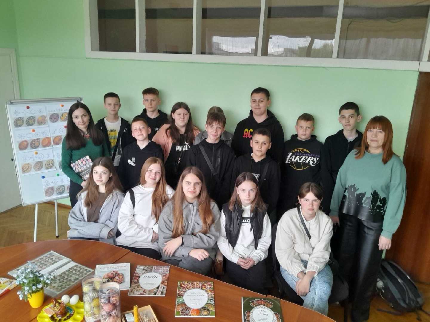 #ШколаПроєктів: Учні 7-Б класу продовжують цікавитися мистецтвом писанкування.
