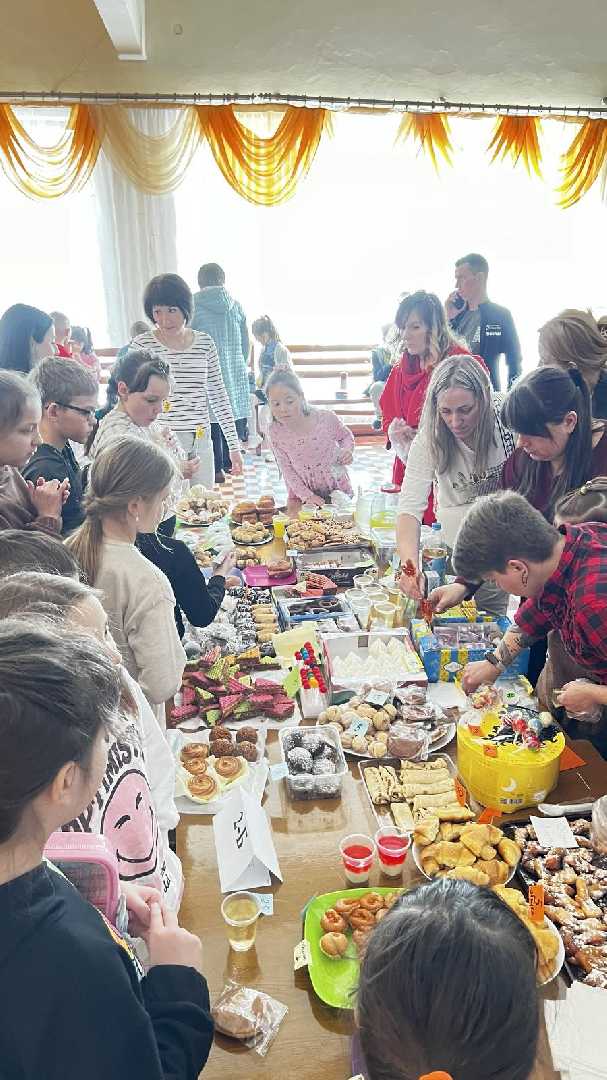 Благодійний великодній ярмарок