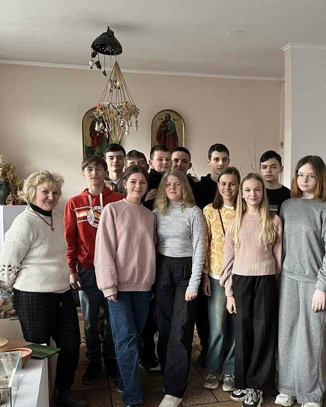 #ШколаПроєктів: Зустріч з цікавою людиною, досвідченим керамістом , художницею та писанкаркою Оксаною Мартинович