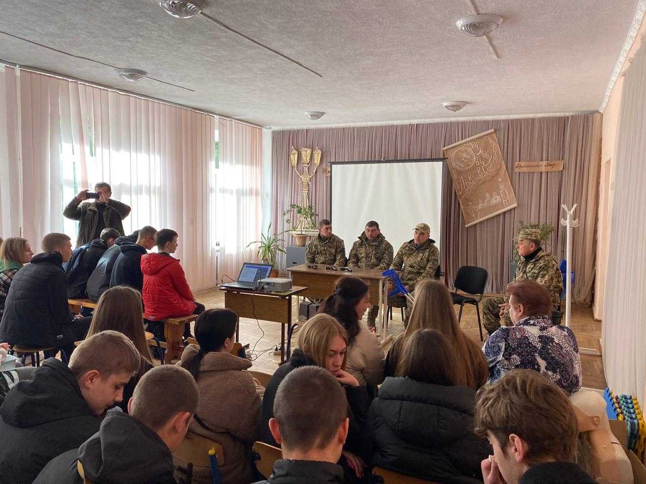 НАВЧАЛЬНО-ПОЛЬОВІ ЗБОРИ НА БАЗІ СОСНІВСЬКОГО ЛІЦЕЮ
