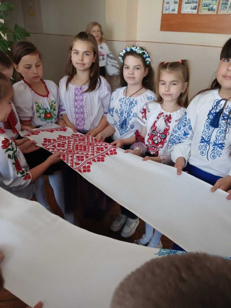 Урок  ,, А над  світом  українська  вишивка цвіте