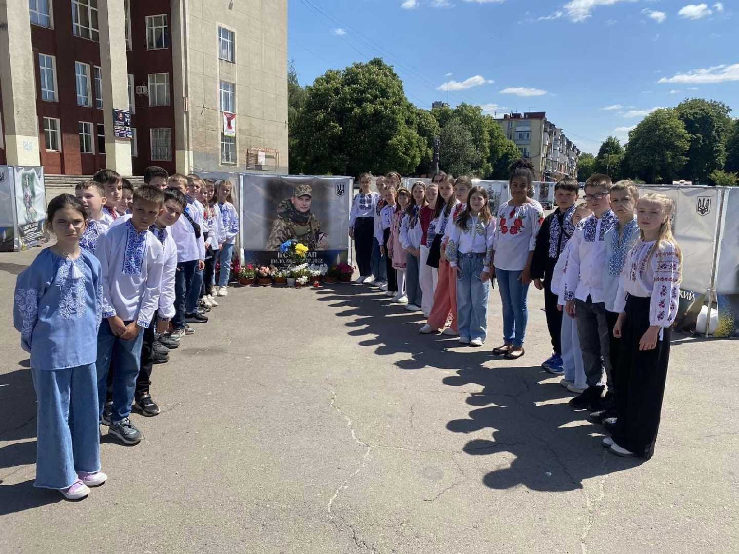 Герої в серцях залишаються назавжди!