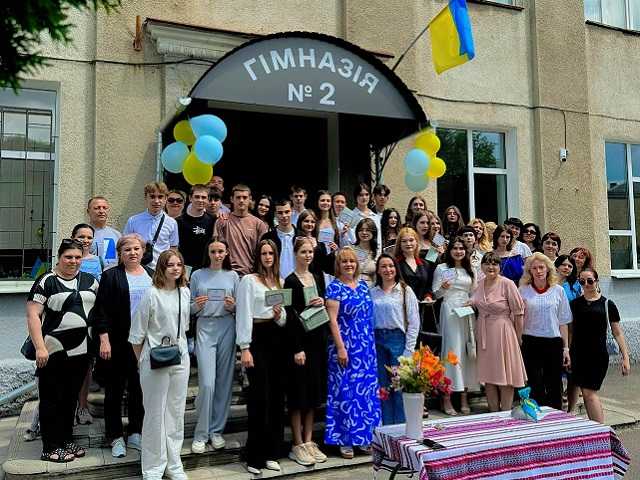 Вручення документів про освіту