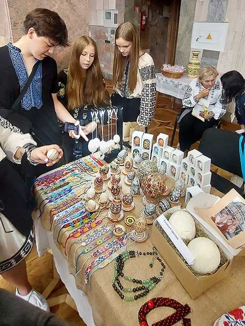 При майстрах якось легше. Вони – як Атланти…