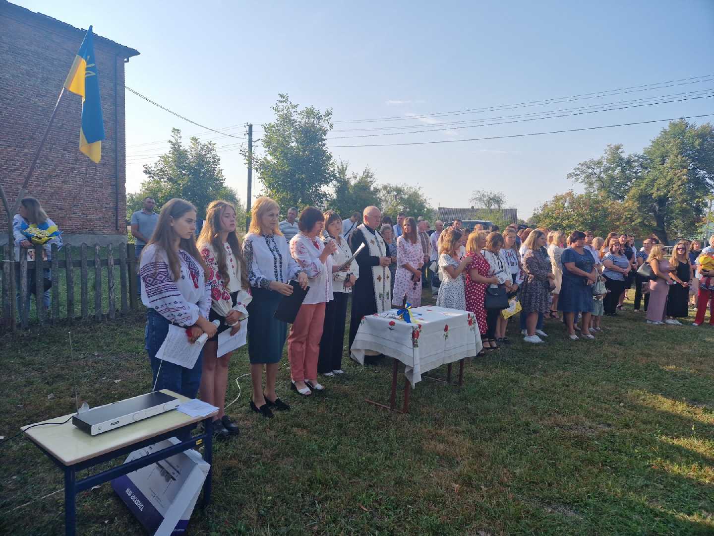 У День знань Волсвинська гімназія спільно з батьками зібрала на дрони для Крука Назара 8800 грн. Щиро усім дякуємо!!!