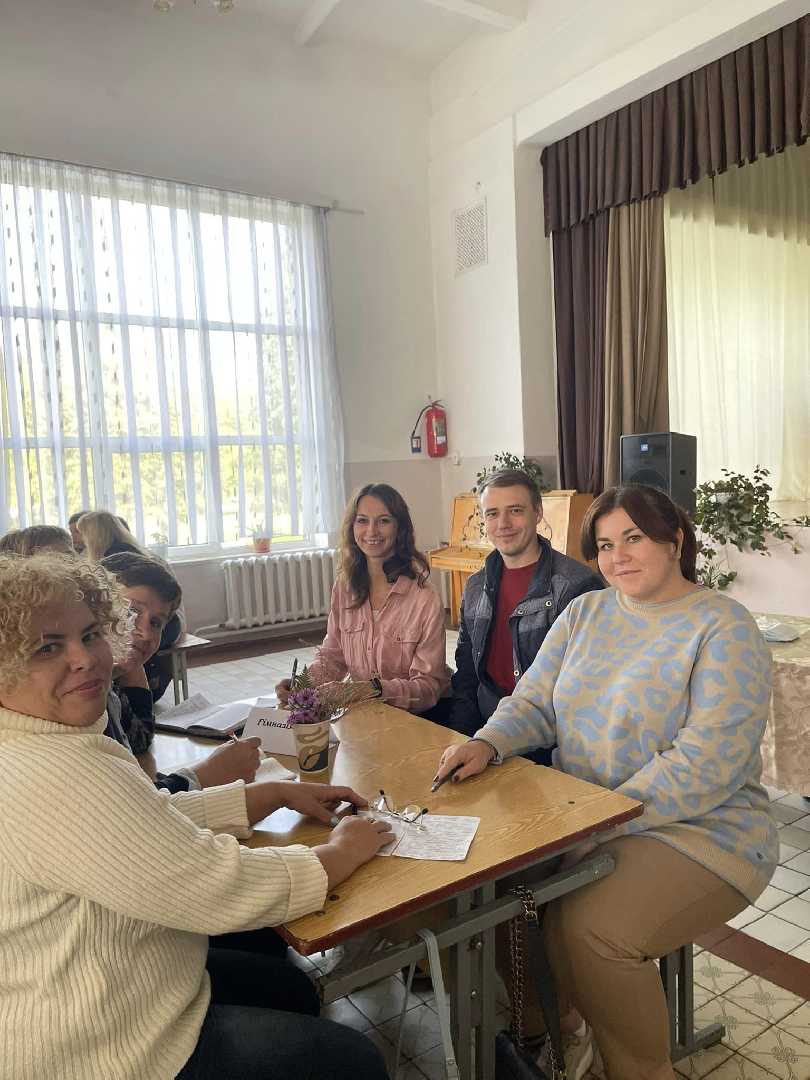 Щиро вітаємо команду педагогів  нашої гімназії із зайнятим почесним 3 місцем в інтелектуальній грі«Що? Де? Коли?» серед працівників закладів загальної середньої освіти Червоноградської ТГ. 