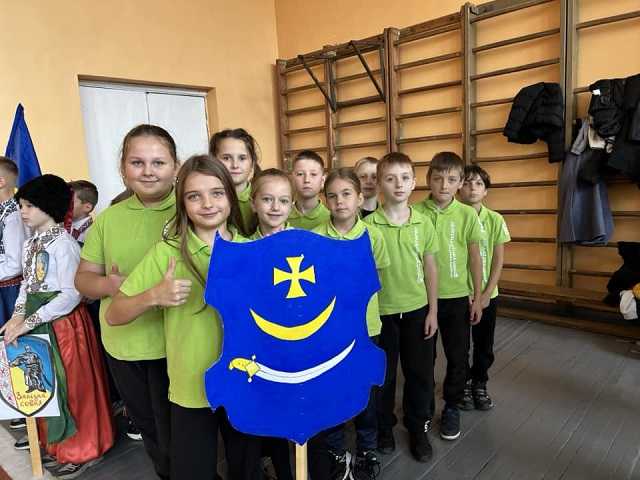 Разом формуємо гідне молоде покоління українців 