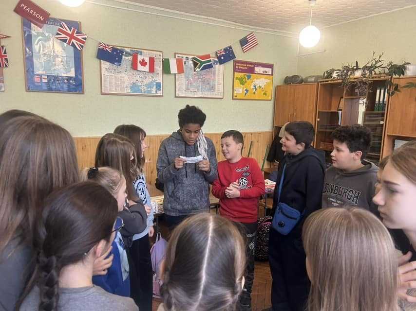 Адвент-тиждень на уроках англійської мови – це чудова можливість поєднати вивчення мови з атмосферою очікування свят.