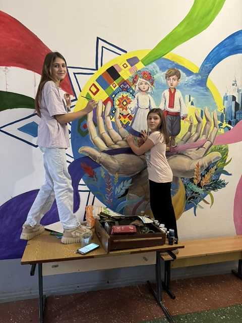 Красу потрібно бачити, відчувати та створювати власноруч!