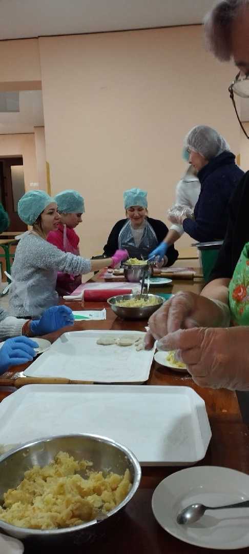 Дякуємо героям - захисникам, що маємо змогу готуватися до свят в рідній Україні !