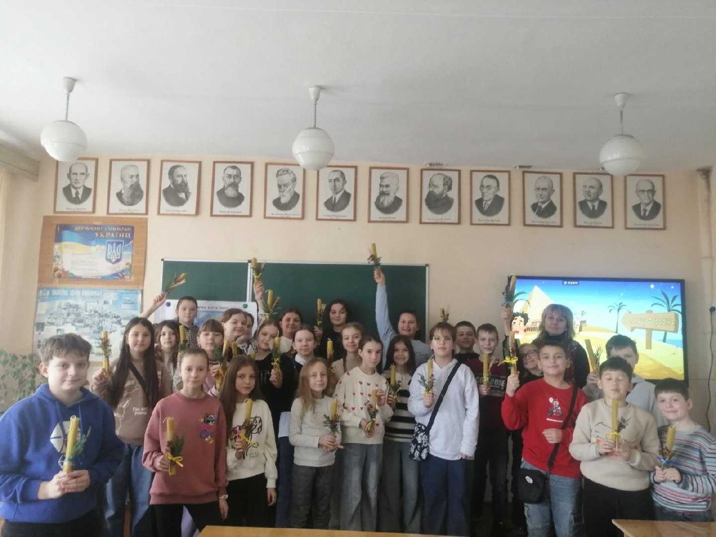 Стрітенська свічка - це символ світла і благодаті, віри та духовної сили.