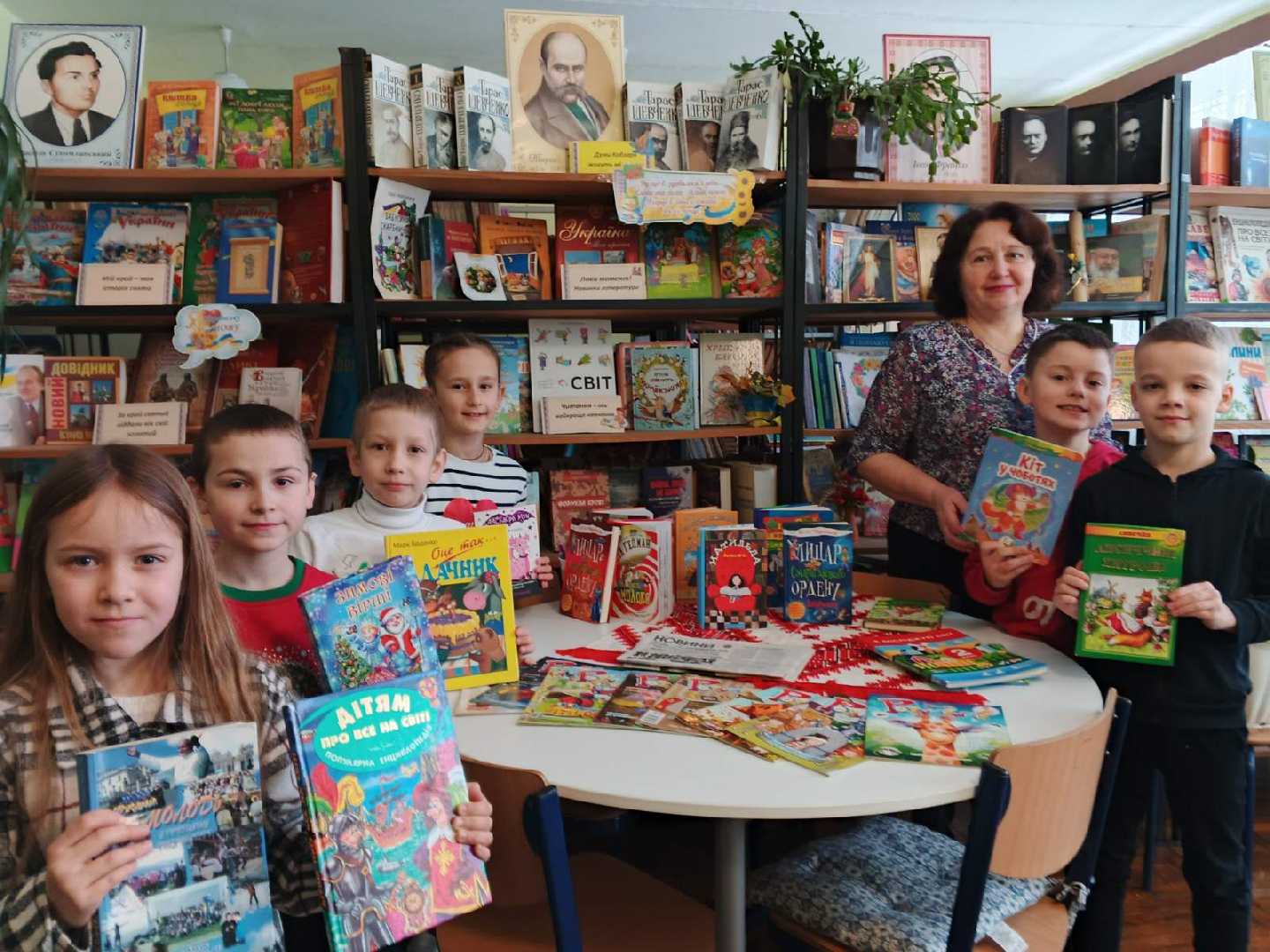 14 лютого - Всесвітній день дарування книг!