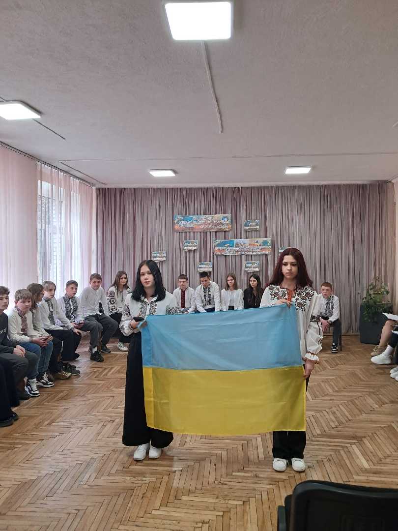 Світло нездамності: Україна крізь три роки війни