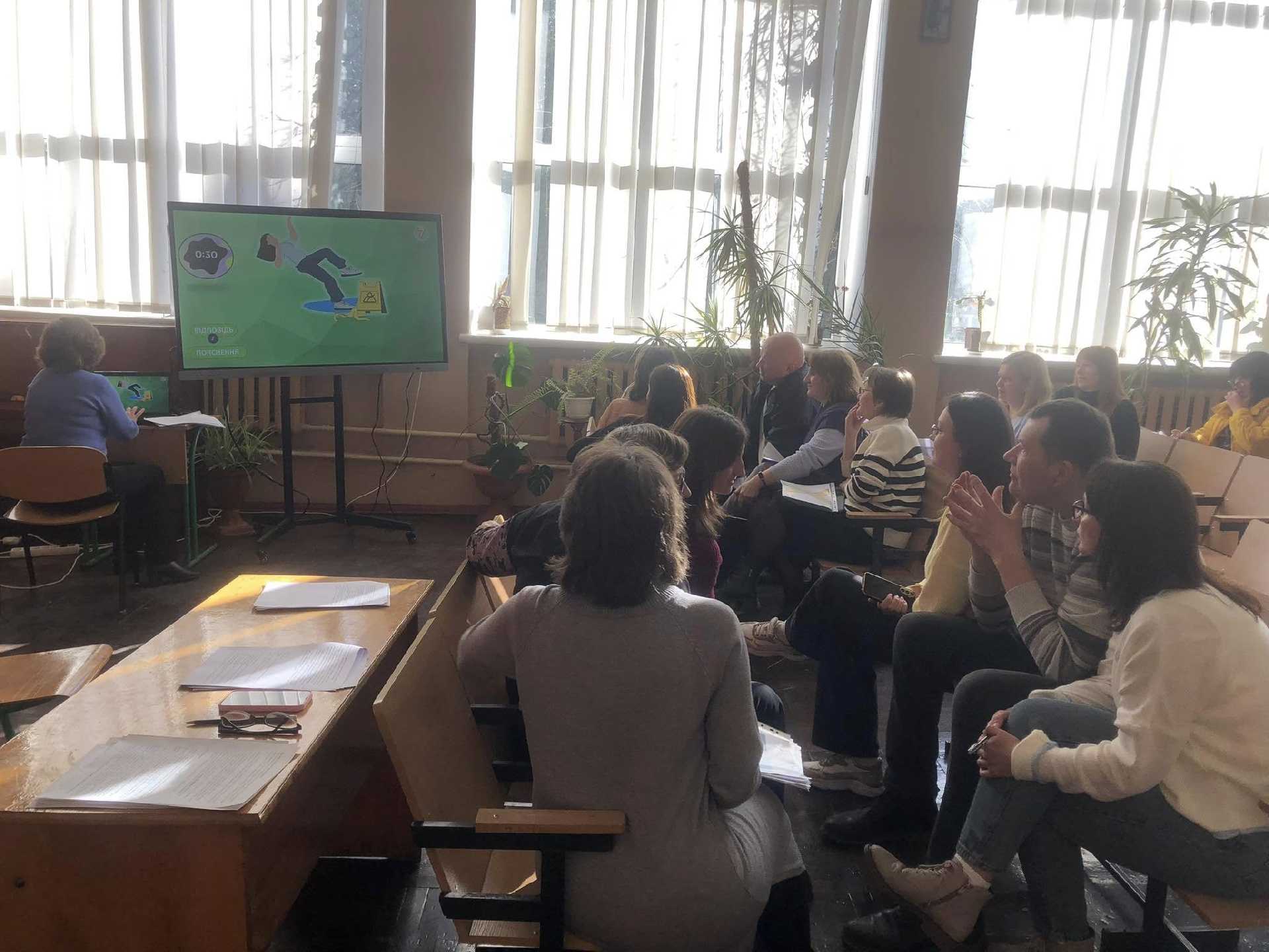 Чужу мову можна вивчити навіть за два місяці, а свою треба вчити все життя.