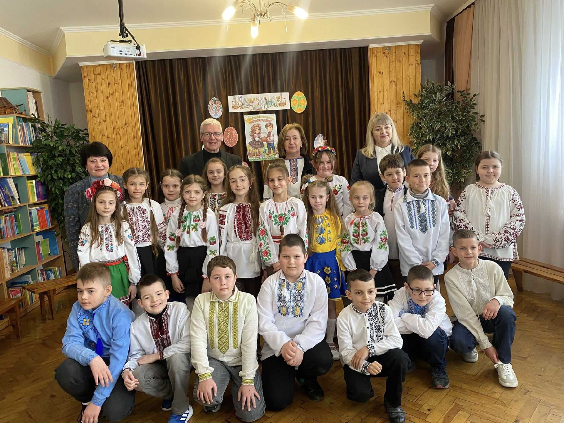 ВЕЛИКОДНІ_ТРАДИЦІЇ