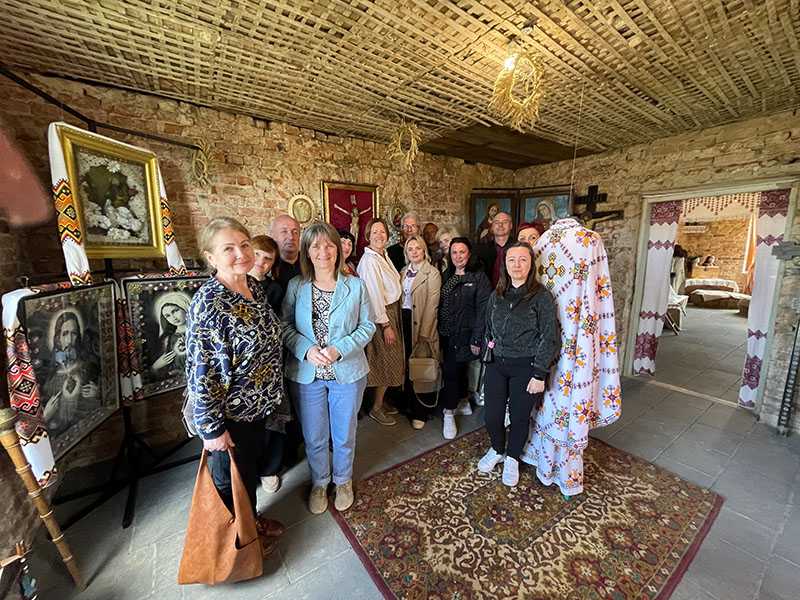 НА ШЛЯХУ ДУХОВНОСТІ ТА МИСТЕЦЬКОГО ЗРОСТАННЯ  