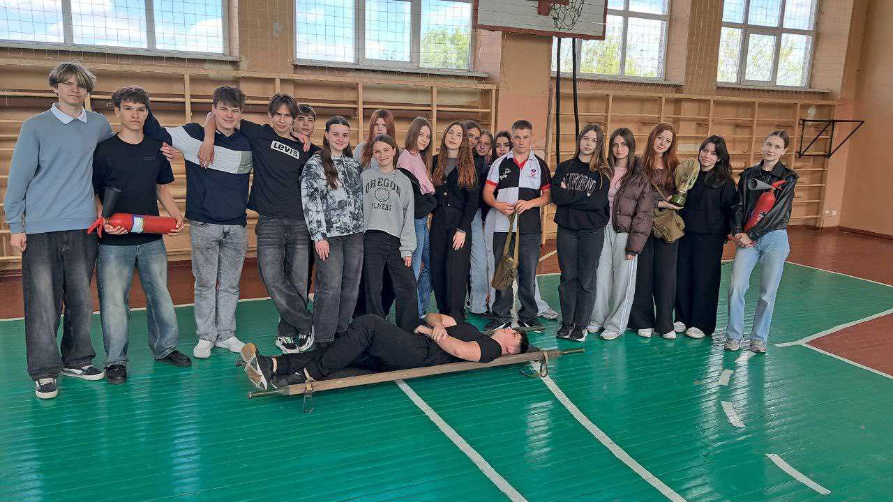 Вчителі фізичної культури Бірук Федір Степановичу та Протасевич Богдан Романович у #деньцивільногозахисту провели комбіновані естафети