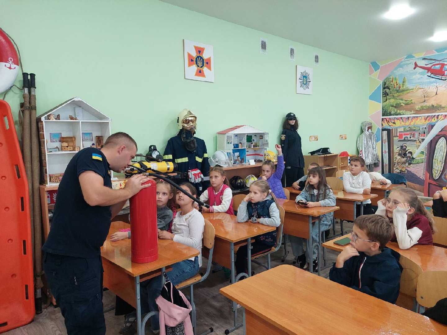 Учні 3-х класів відвідали кабінет безпеки у Гімназії ім. Родини Луговських. 