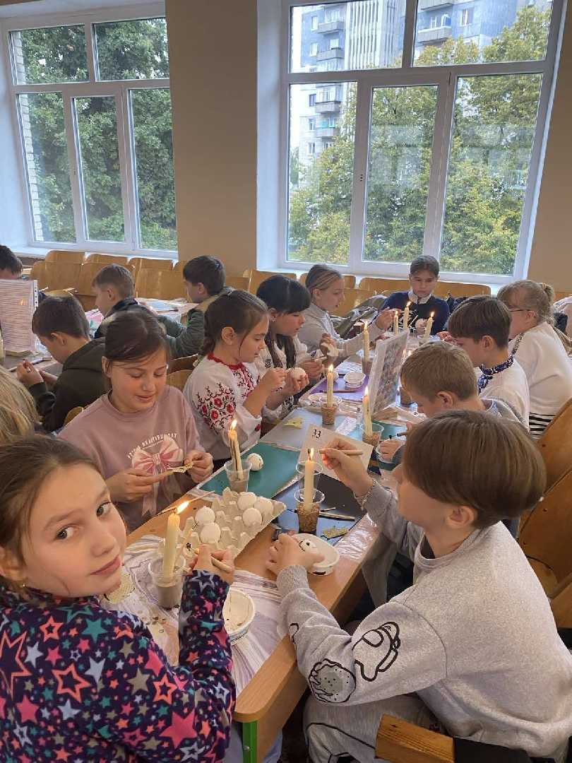 93 учні нашої гімназії разом з Гудим Л.С.,  уч. мистецтва, долучилися до встановлення Рекорду України !