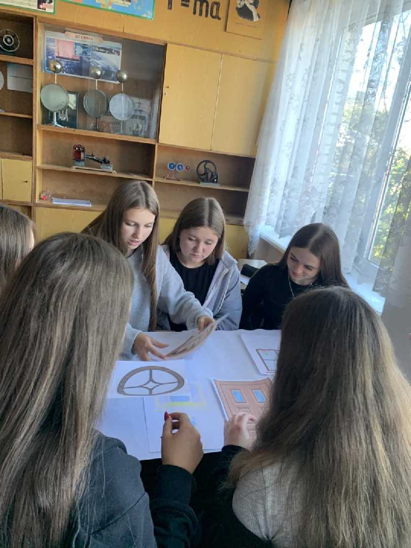 Фахівці центру життєстійкості провели для учнів 9 класів Гімназії 4 інтерактивне заняття на тему: 