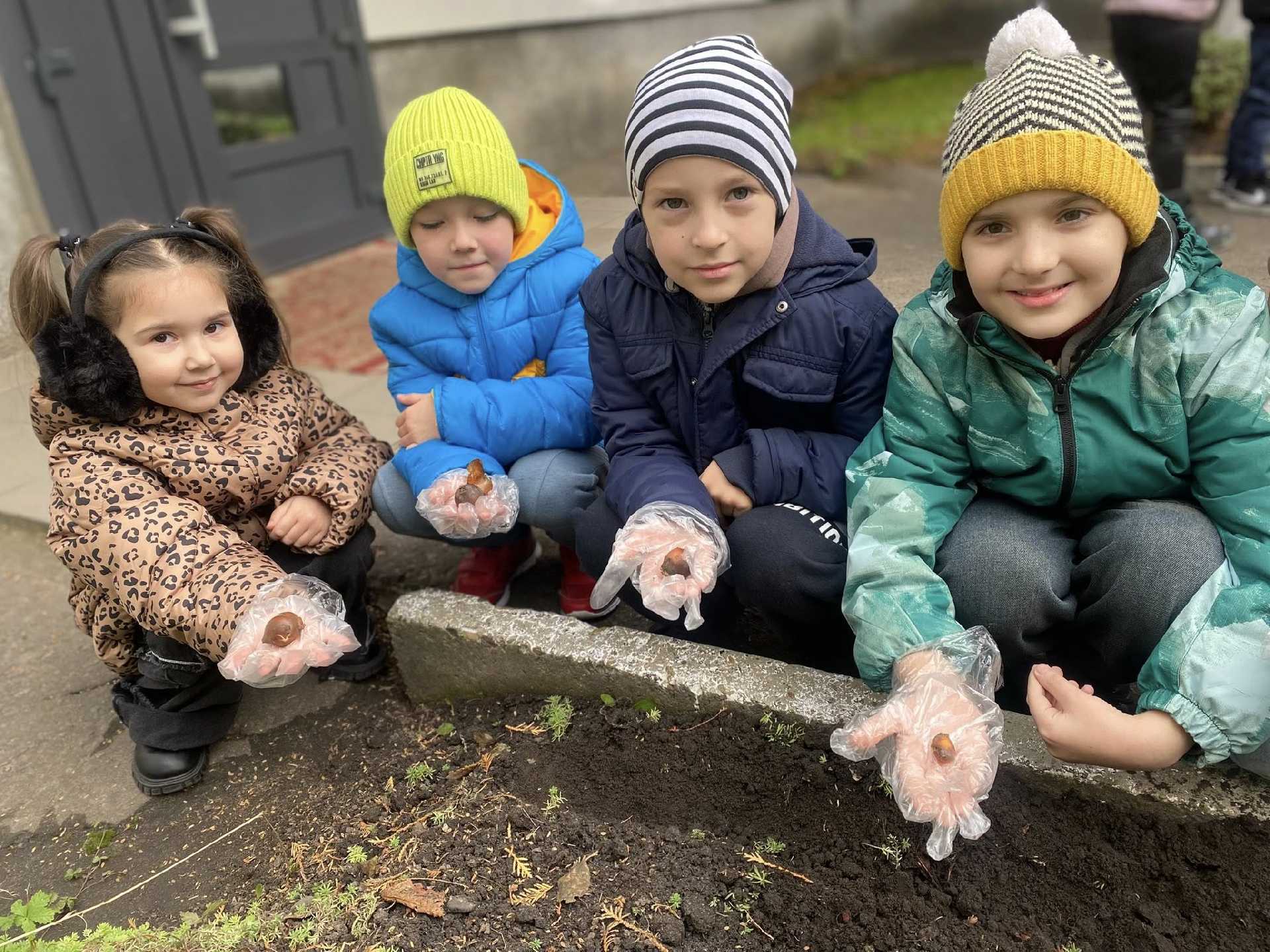 Зробимо_шкільне_подвірʼя_квітучим
