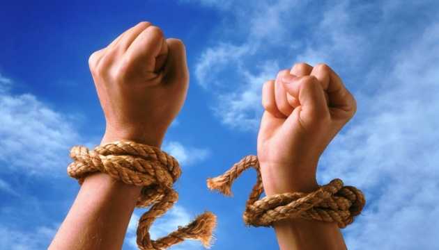 Торгівля людьми: як не стати жертвою?