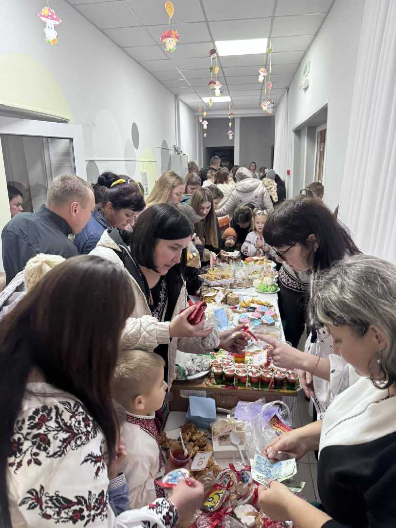 Благодійна осіння ярмарка на потреби ЗСУ за участю вихованців, батьків та педагогів старших груп №1 та №3