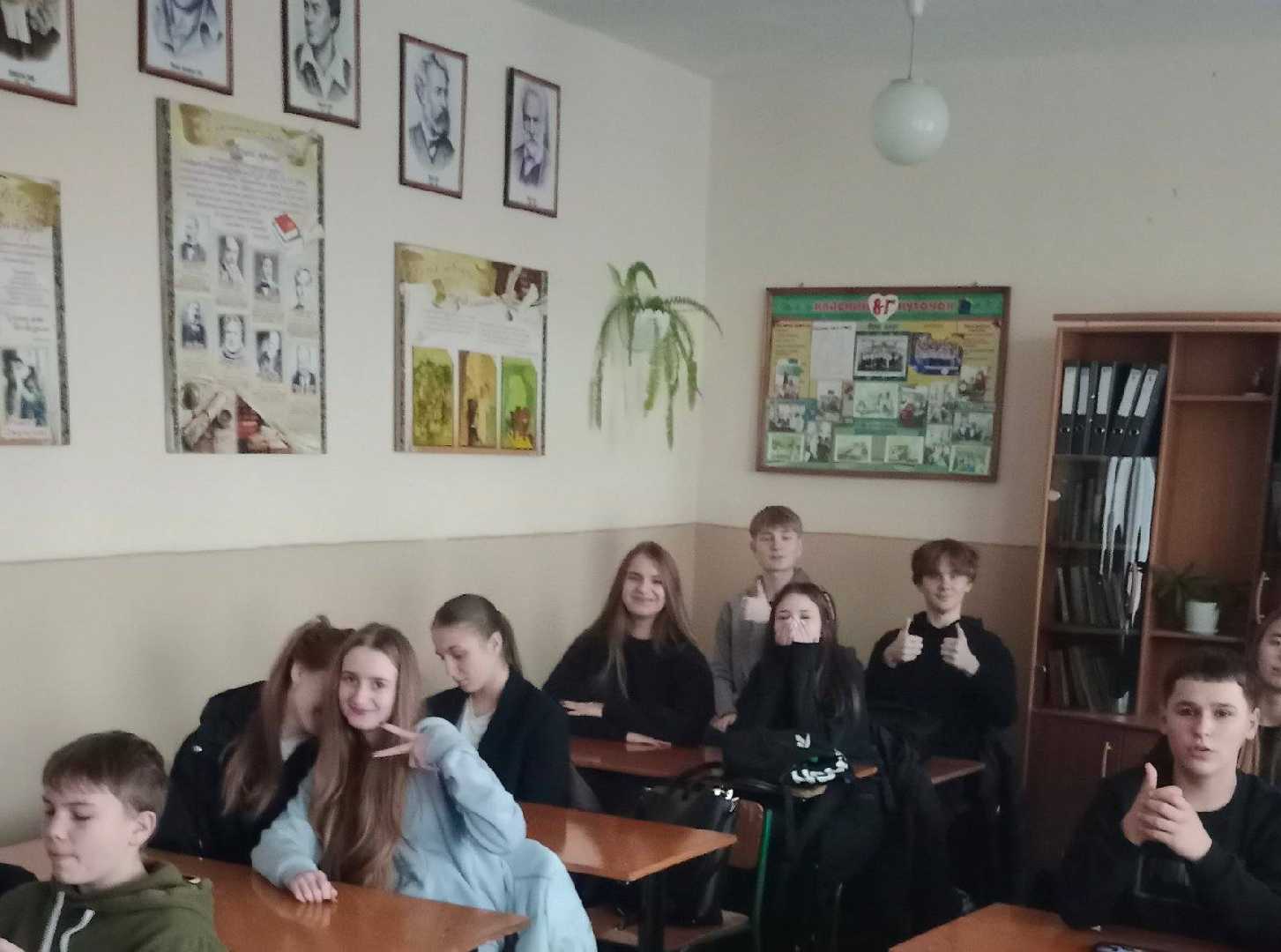 Учні 9-В та 9-Б класів, сьогодні теж познайомились з гуртом МУР.