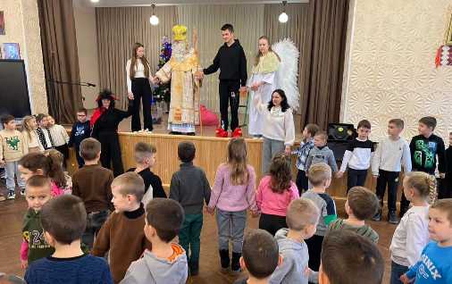 «Миколай, Миколай добрих діток привітай» у 1-Г класі!