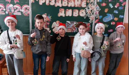 Майстер-клас з виготовлення різдвяного павука з соломи!