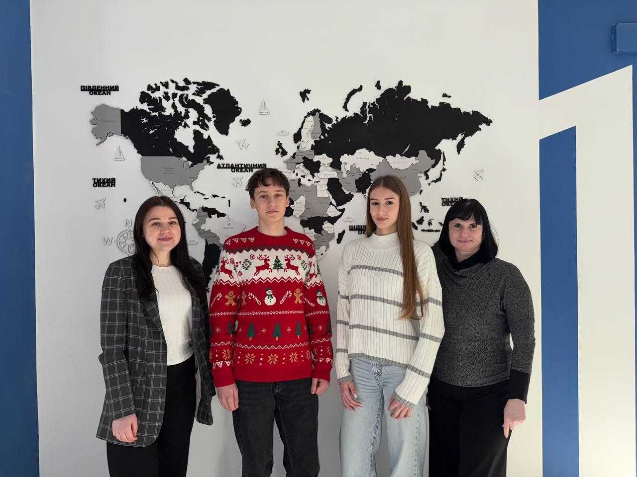 Вітаємо з успіхом на олімпіаді з англійської мови