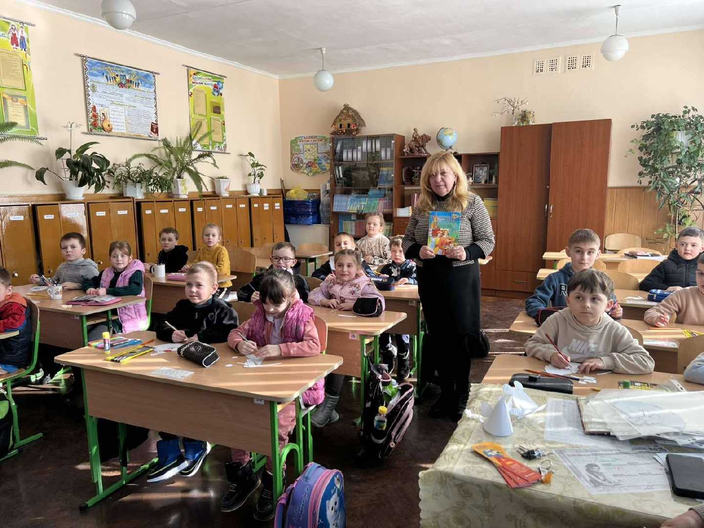 «Як оживали герої: казкова подорож 1-Б класу до бібліотеки»