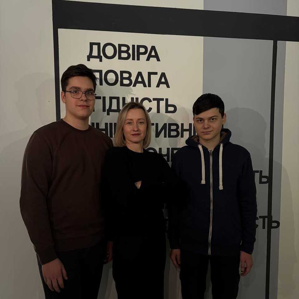 Вітаємо з перемогами на обласній олімпіаді з фізики! 