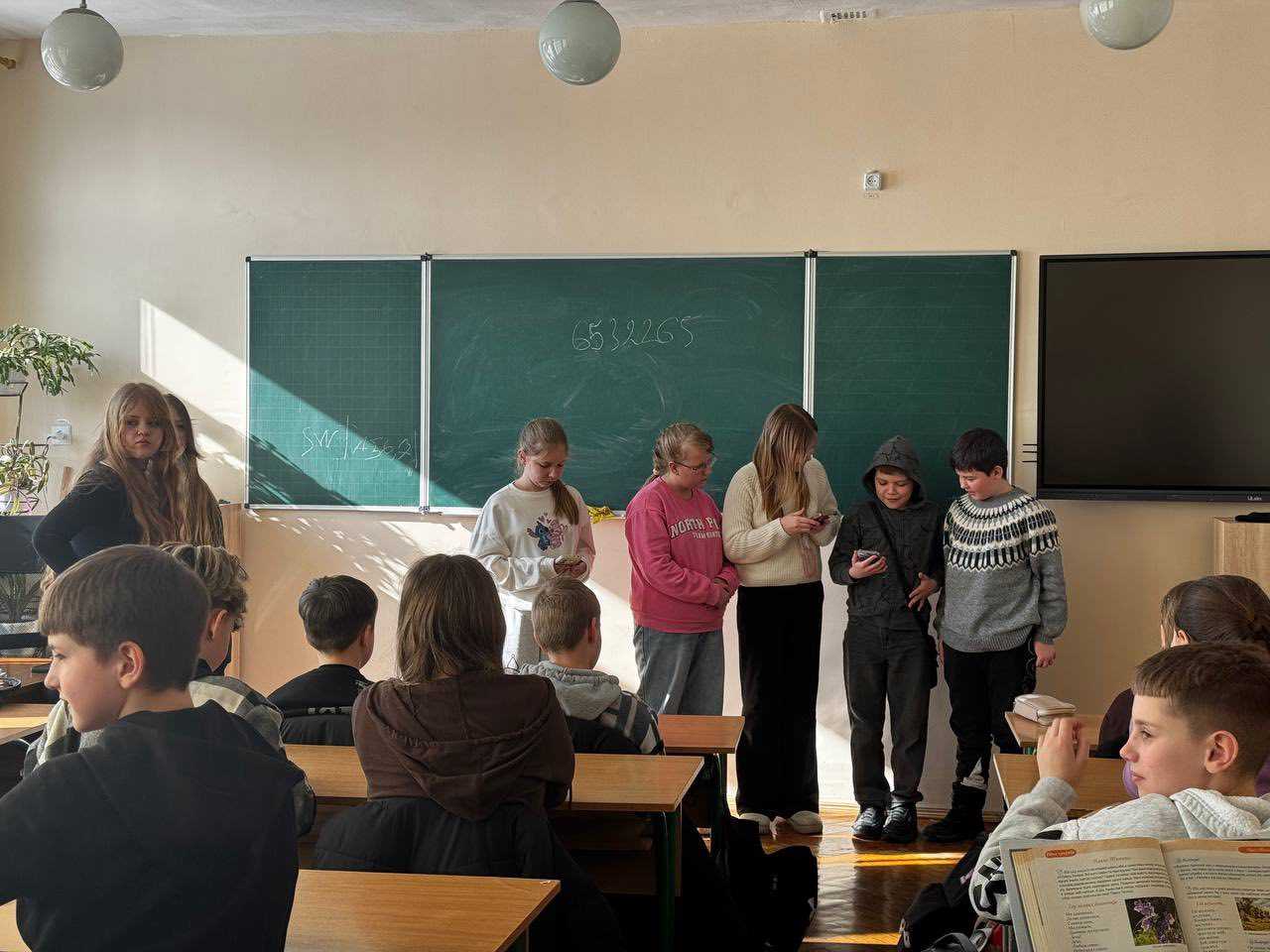 «Цифрова варта: як гімназистки навчали п’ятикласників безпеці в мережі»