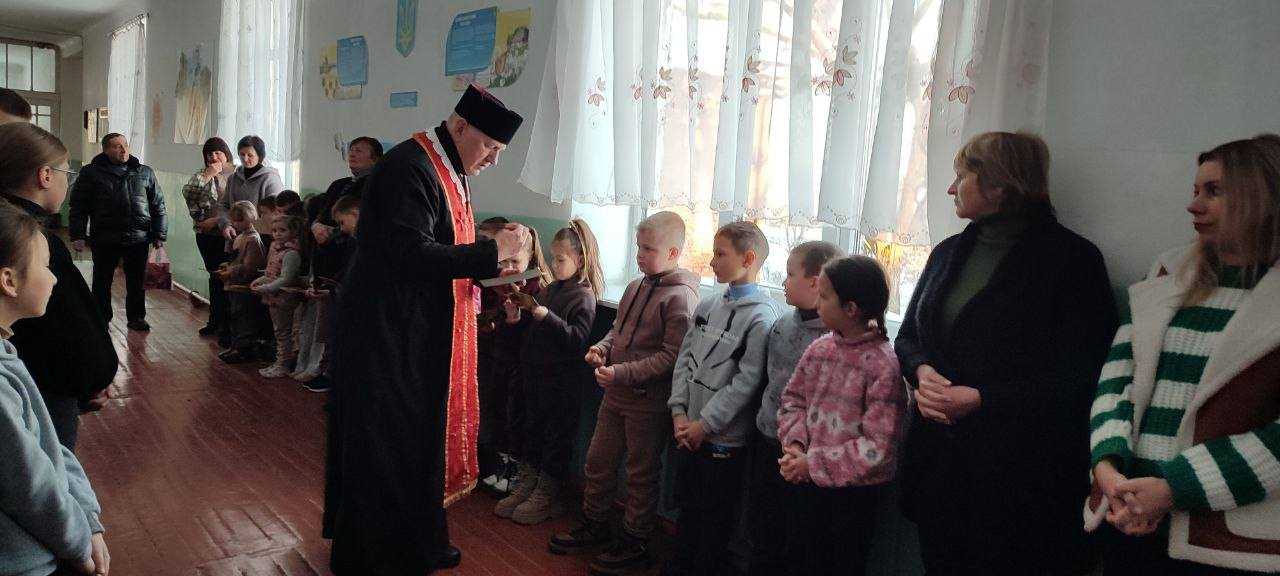 Нашу гімназію відвідав отець Василій Дубецький.