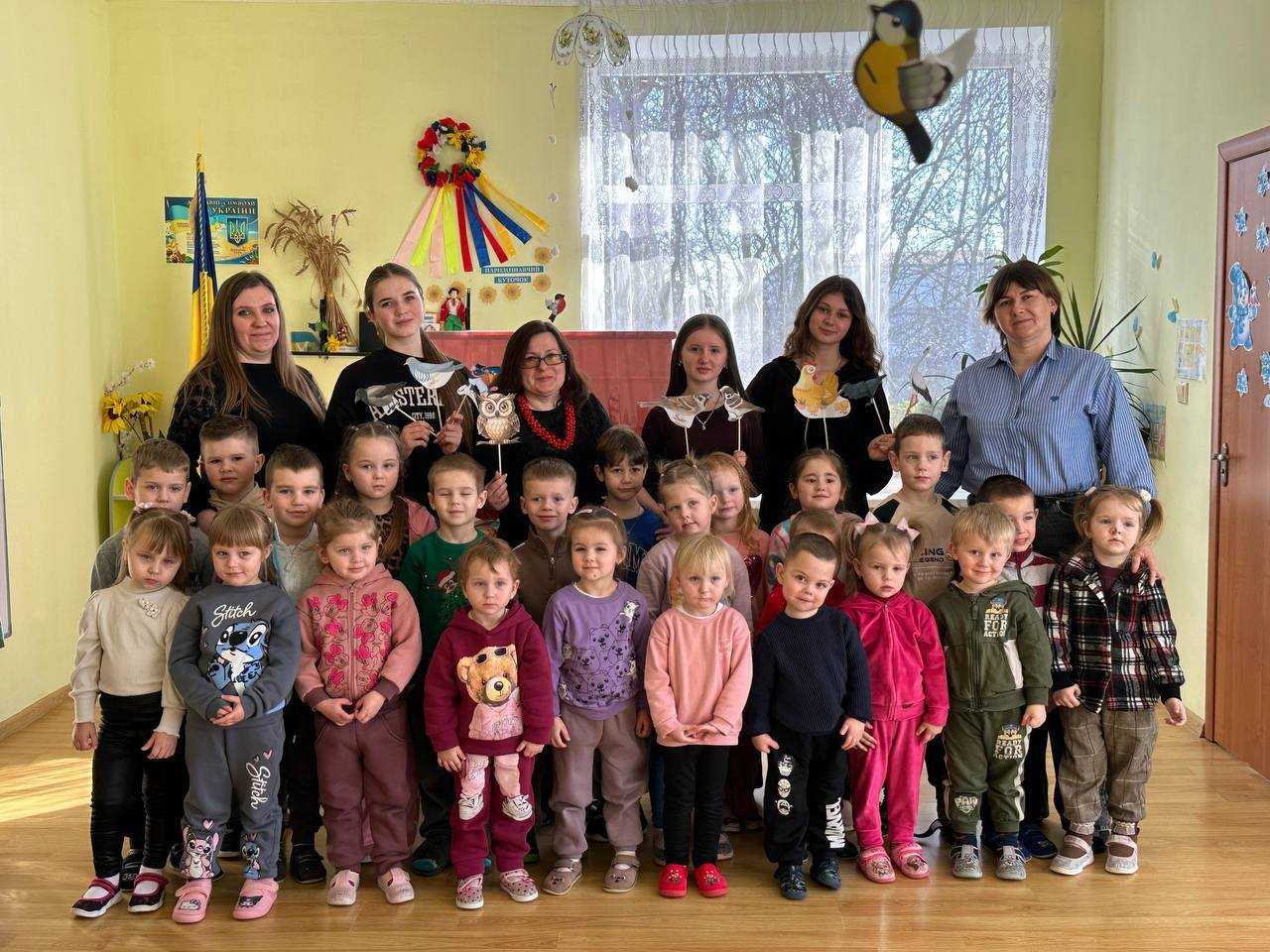 Учнівське самоврядування разом з вчителем української мови Климчук Н. Г. відвідали вихованців дитячого садочку.