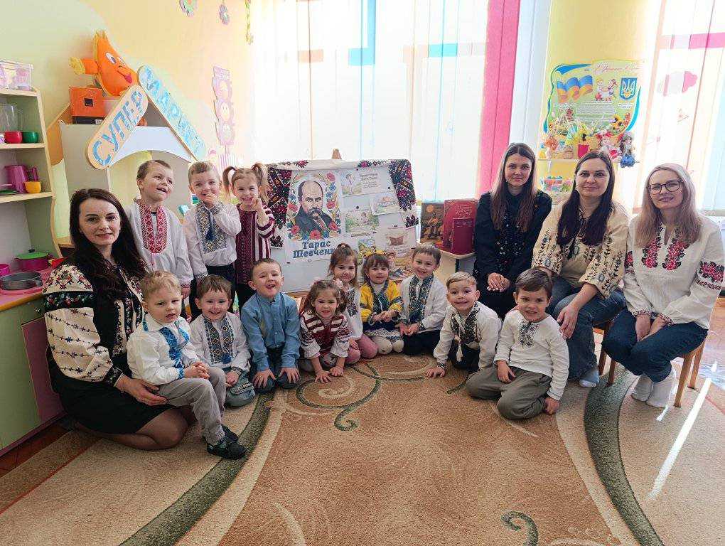 Читаємо твори Т.Г. Шевченка дітям (вихователь Ольга Гнатів, молодша група 6)