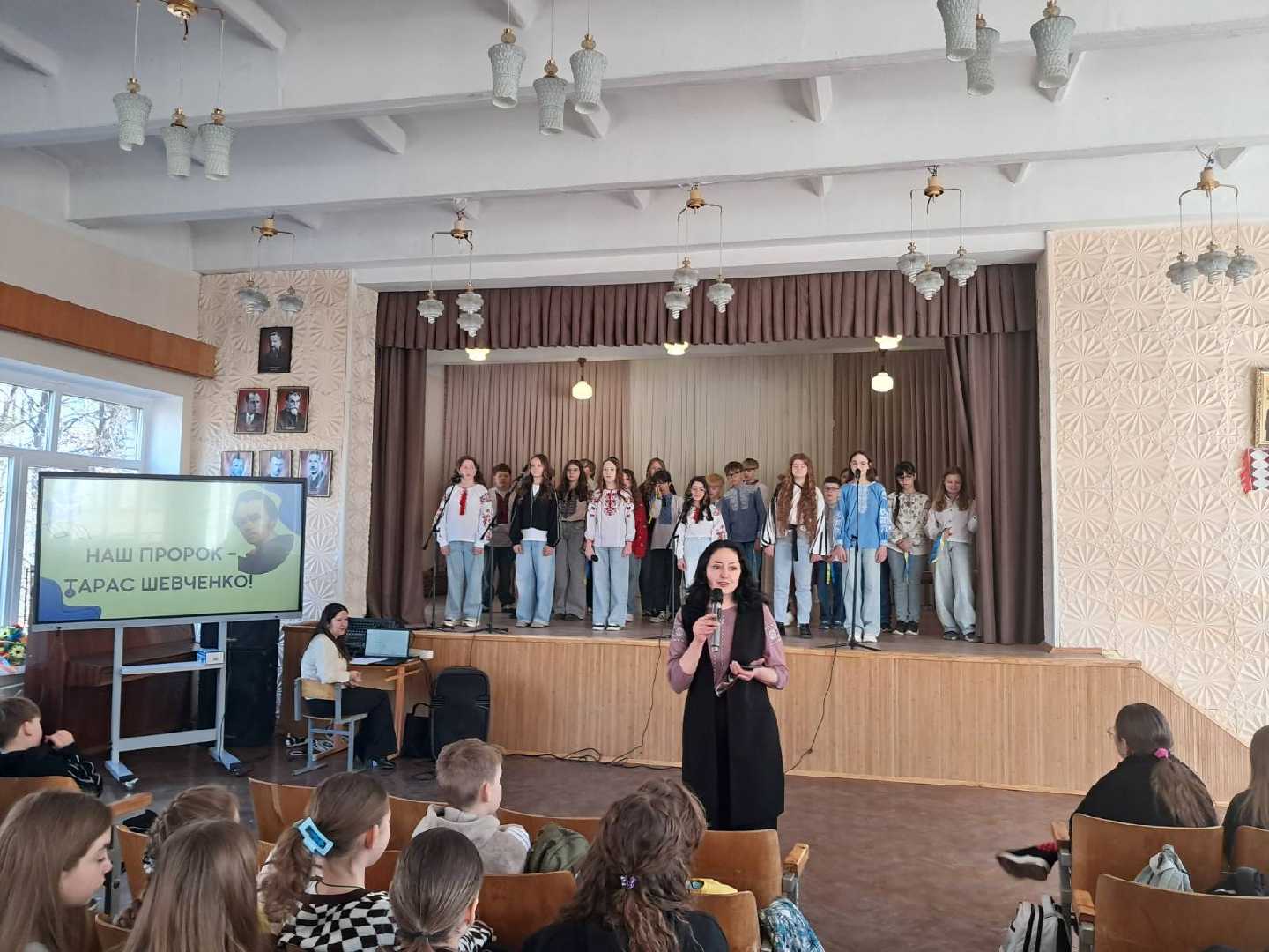 Слово Кобзаря крізь віки: Як учні 6-Д класу оживили поезію Шевченка.