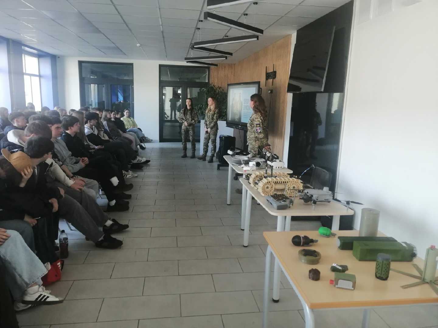 ВІДБУВСЯ ЗАХІД, ОРГАНІЗОВАНИЙ ВІЙСЬКОВОСЛУЖБОВЦЯМИ ВІДДІЛЕННЯ РЕКРУТИНГУ ТА КОМПЛЕКТУВАННЯ ШЕПТИЦЬКОГО ТЦК ТА СП