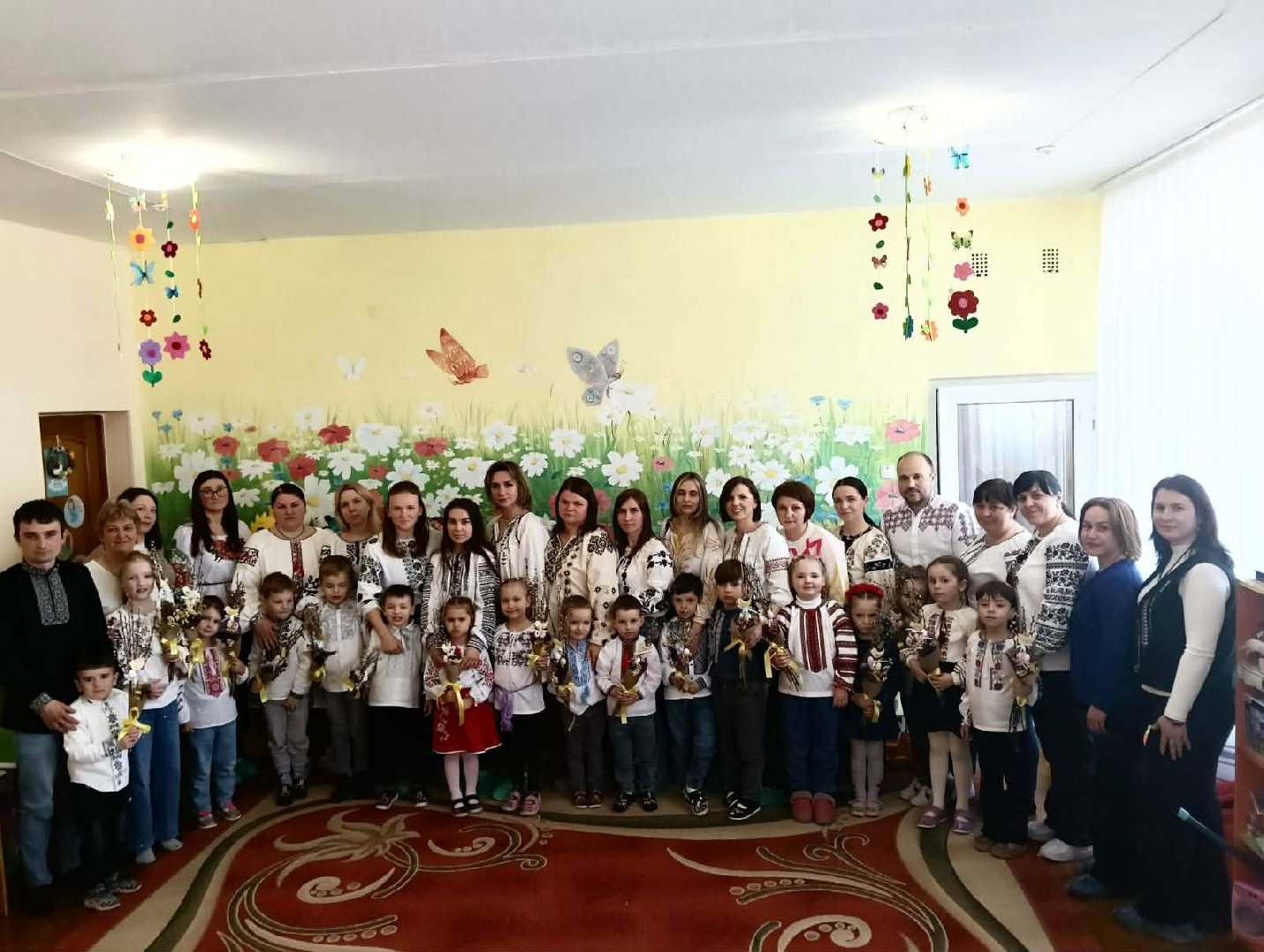 У у вихованців  старшої групи 1 та інклюзивної групи 5 відбувся пізнавально- творчичий тематичний захід Не я б'ю - верба б'є, який для дітей провели мисткині Музею історії релігії (Палац Потоцьких)