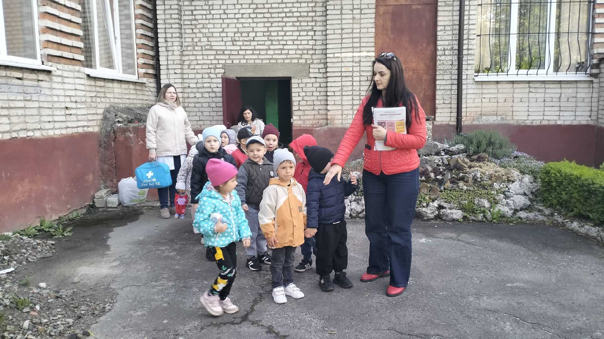 Навчаємось, щоб бути в безпеці (Планове навчальне тренування з евакуації учасників освітнього процесу в умовах виникнення надзвичайних ситуацій)