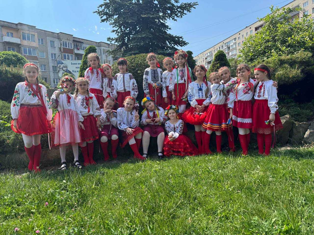 Весняні гаївки 2-А класу як символ відродження українських традицій