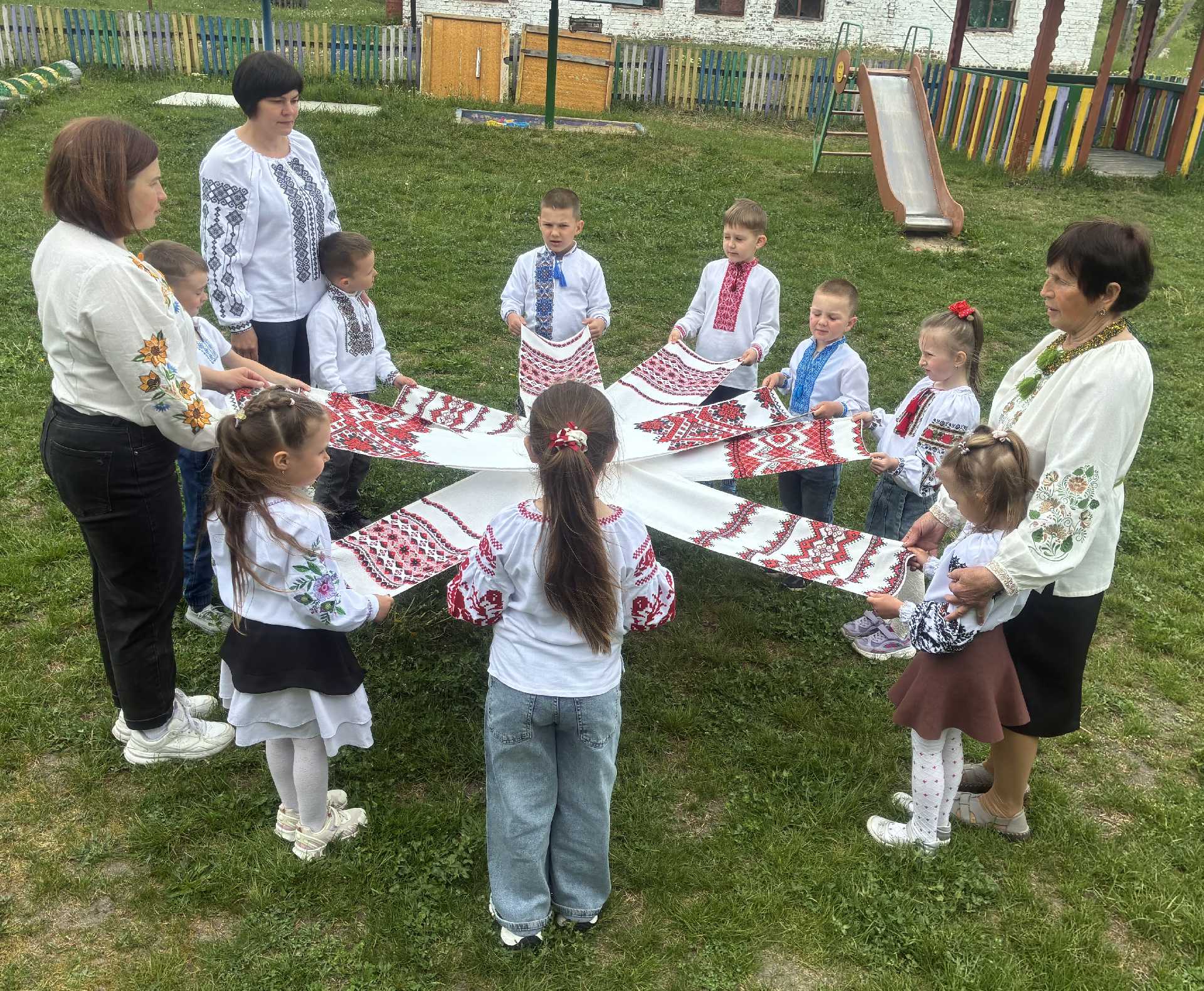 У ДОШІЛЬНОМУ ПІДРОЗДІЛІ