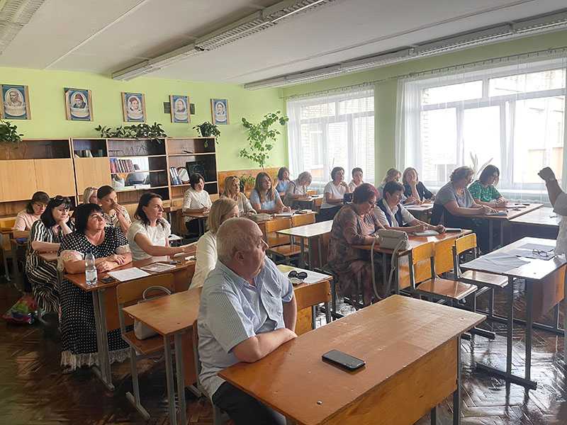 СЕРПНЕВІ ЗУСТРІЧІ